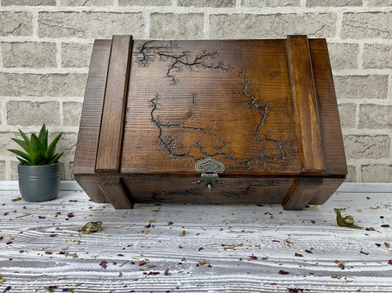 THE ARTISAN'S LARGE WOODEN STORAGE  BOX -HAZELNUT 1