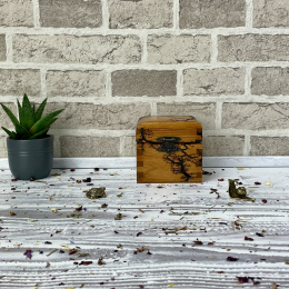 THE ARTISAN'S WOODEN  STORAGE BOX-OAK